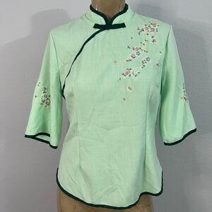 Vintage-Style Embroidered Mandarin Collar Top 🌿✨